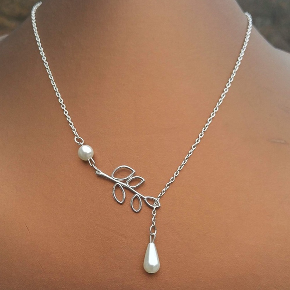 💋4/$25💋Leaf & Faux Pearl Lariat Choker/Necklace!